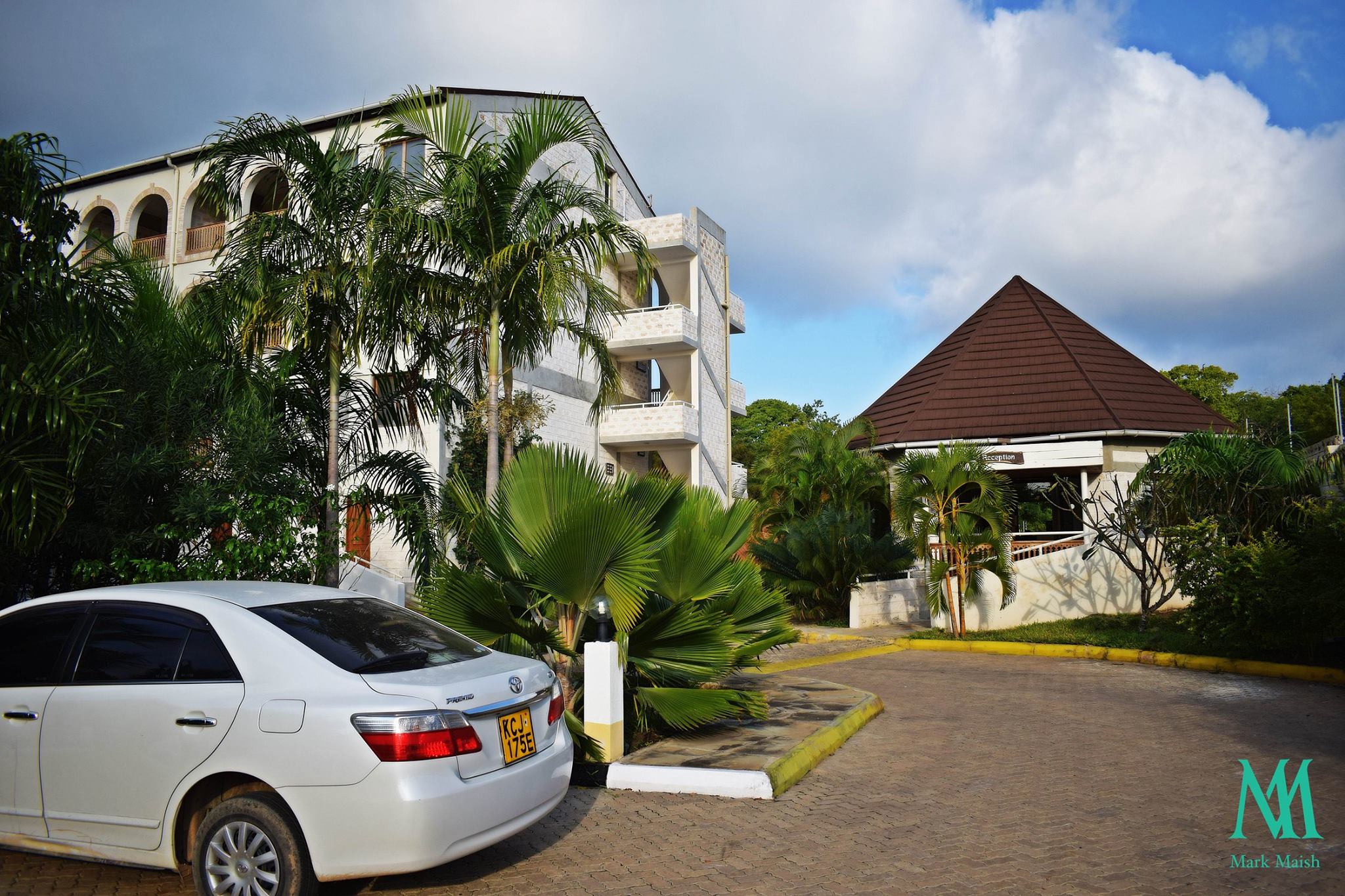 Lofta Resort Diani Apartment block